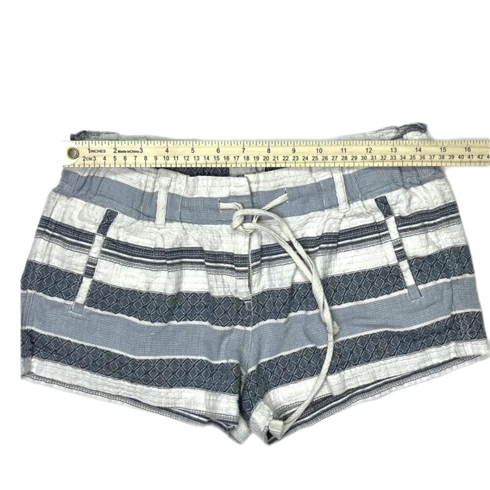 Lou & Grey Women's Tie Waist Gray Striped Shorts - Picture 7 of 7